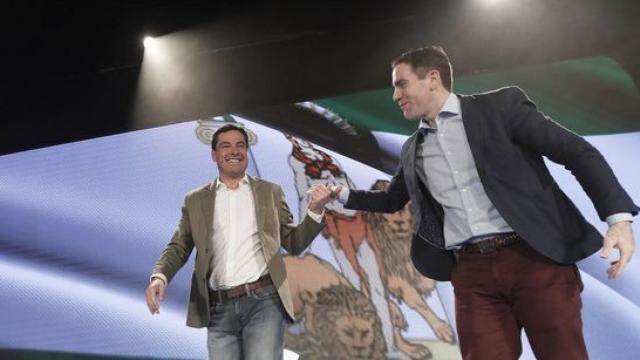 El presidente de Andalucía, Juanma Moreno, y el secretario general del PP, Teodoro García Egea, en foto de archivo.