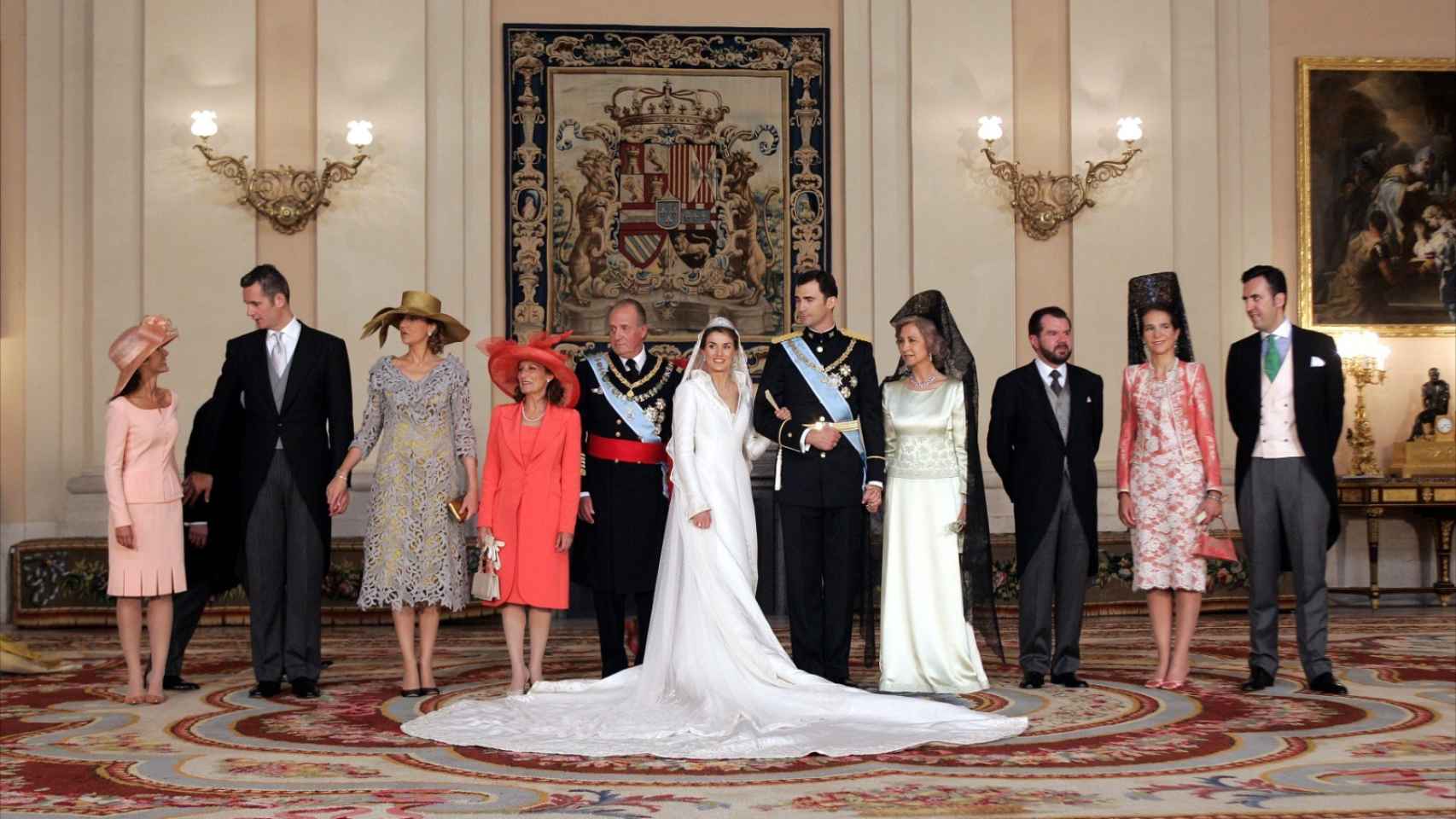La familia Real en la boda de Felipe y Letizia.