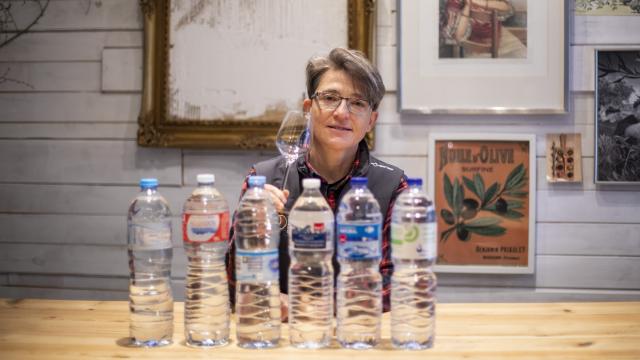 Las seis aguas minerales naturales probadas por Mar, directora de la Escuela Europea de Cata.