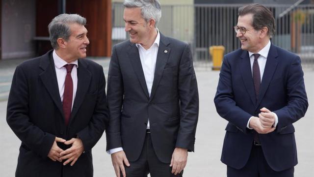 Laporta, Victor Font y Toni Freixa, a la derecha