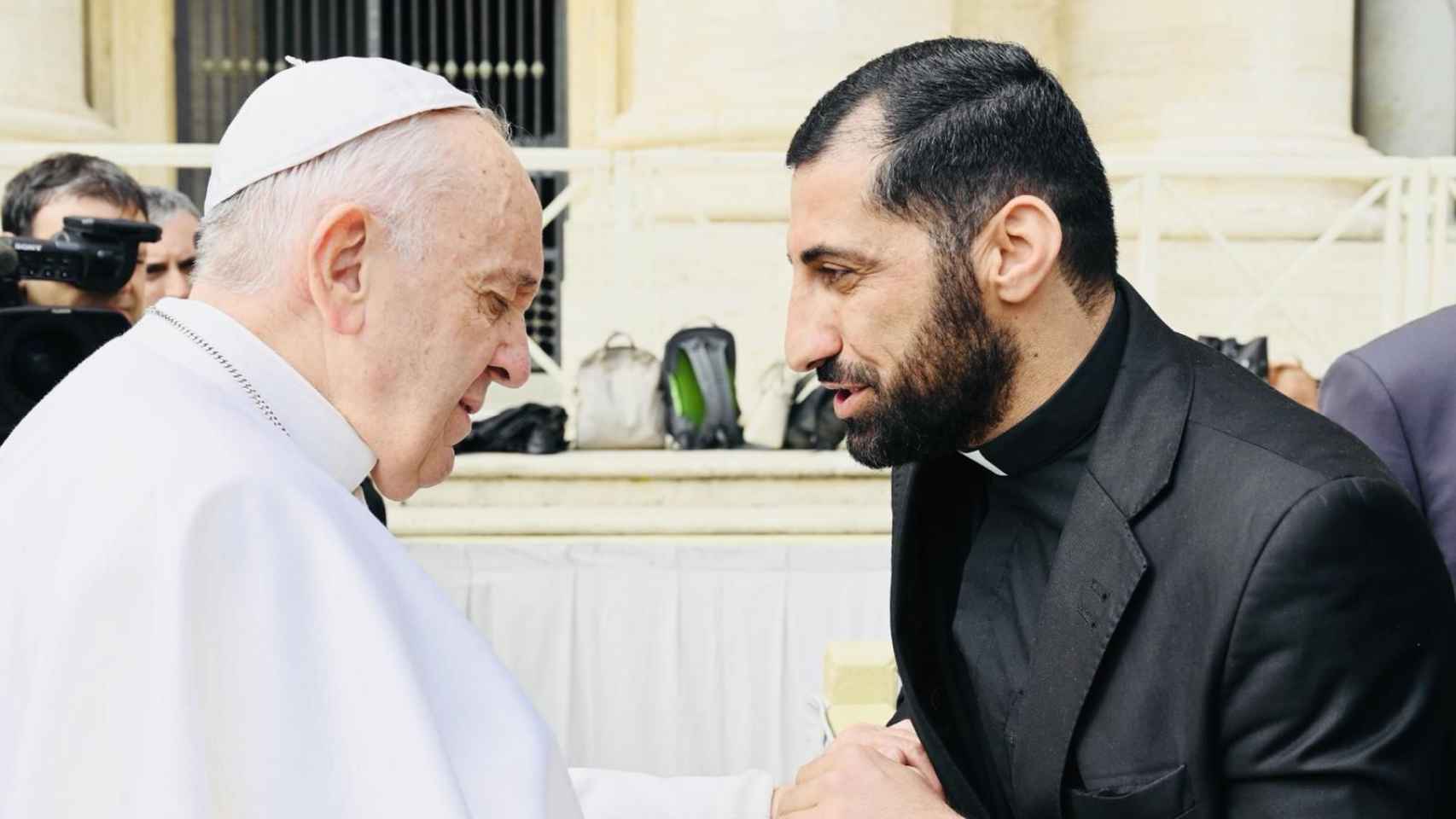 Naim, junto al Papa Francisco, en una Audiencia general en Roma el 20 marzo de 2019.