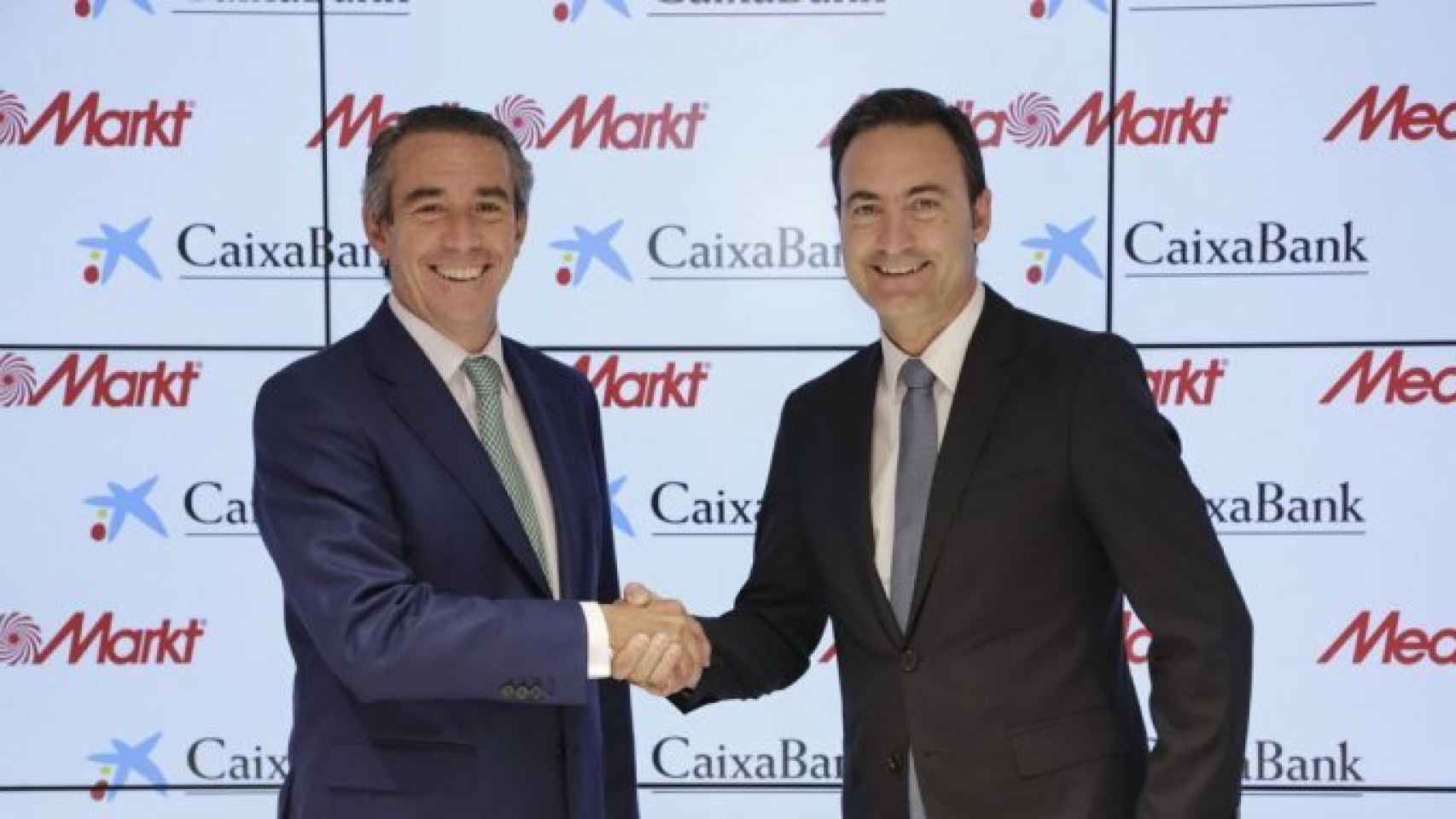 Ferran Reverter (derecha), en un acto de MediaMarkt y CaixaBank