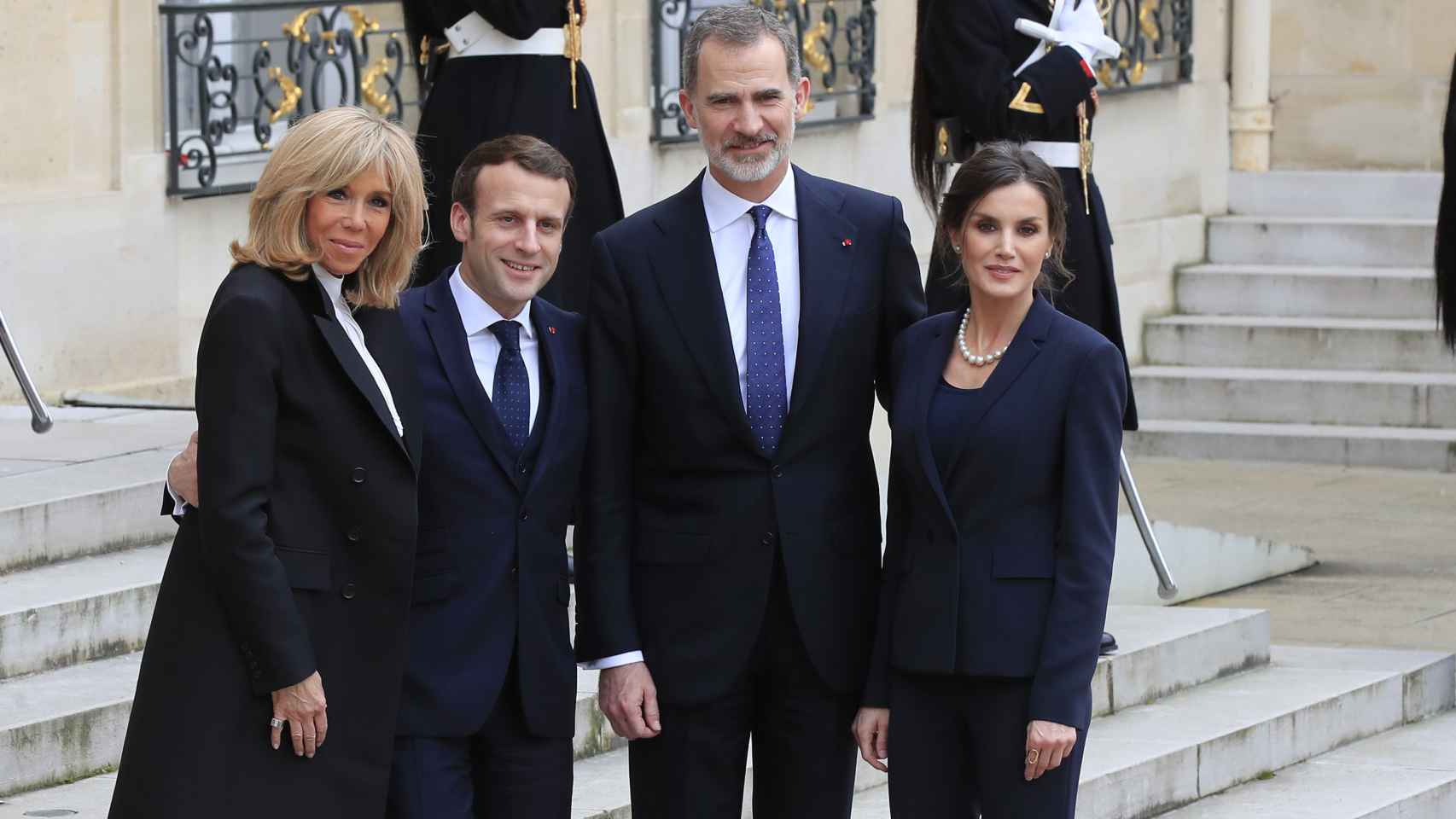 Los reyes Felipe VI y Letizia junto a Emmanuel y Brigitte Macron en París.