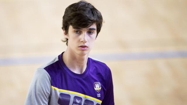 Pablo Urdangarin, durante un juego de balonmano en Francia.