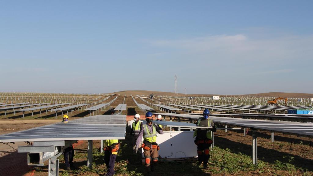 Endesa compra a Arena Power una cartera fotovoltaica de 519 MW por 350 millones