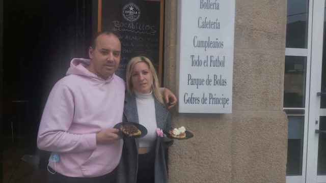 Alejandro y Sofía son los dueños de esta cafetería de Bouzas