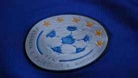 El escudo de la Federación de Fútbol de Kosovo. Foto: Twitter (@kosovanfooty_EN)