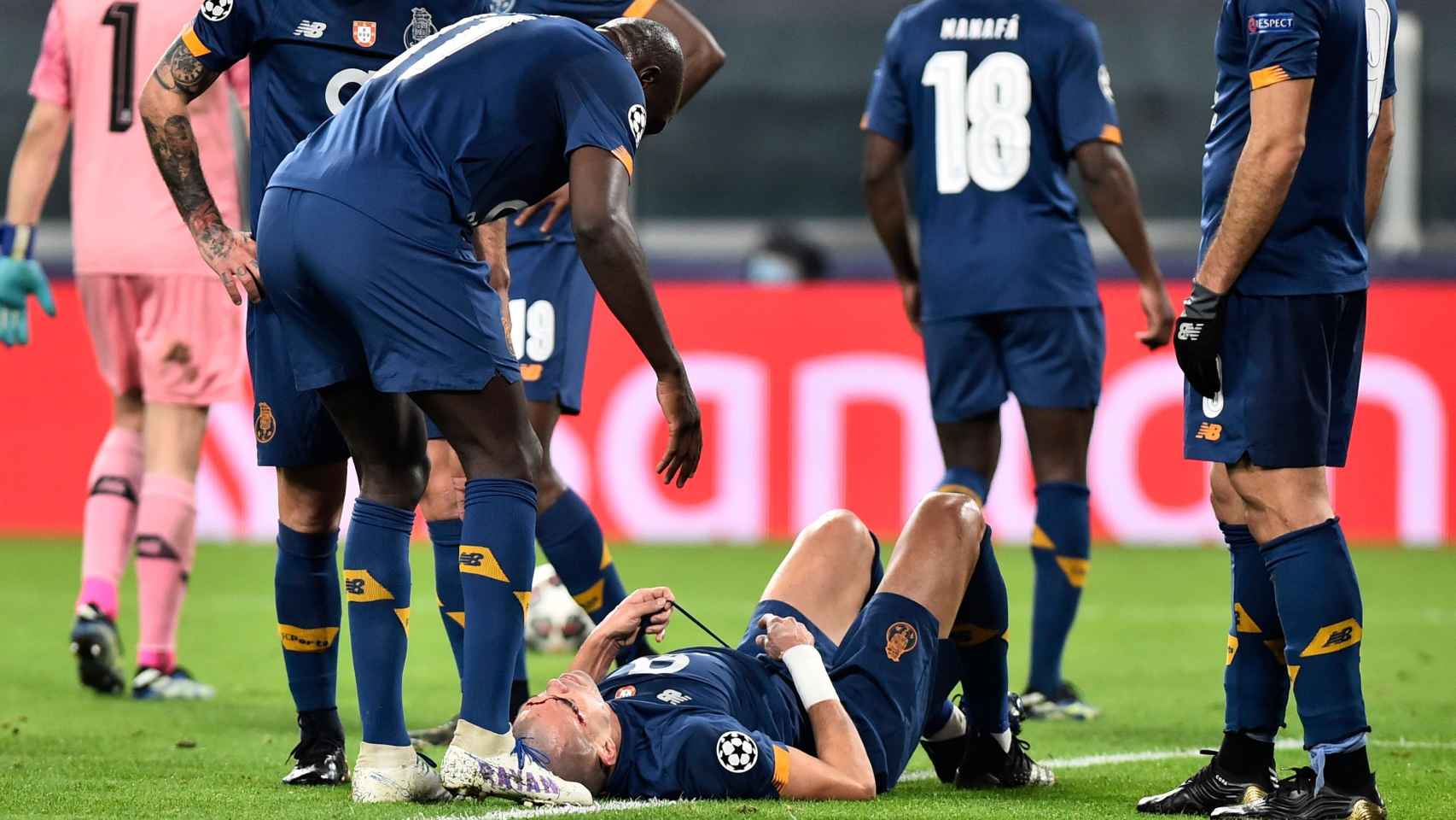 Pepe, tendido en el suelo durante el partido ante la Juventus