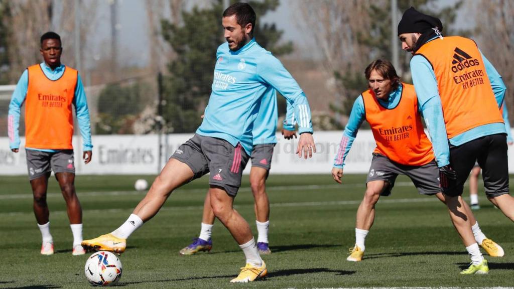 Vinicius Junior, Eden Hazard, Luka Modric y Karim Benzema, durante un entrenamiento del Real Madrid