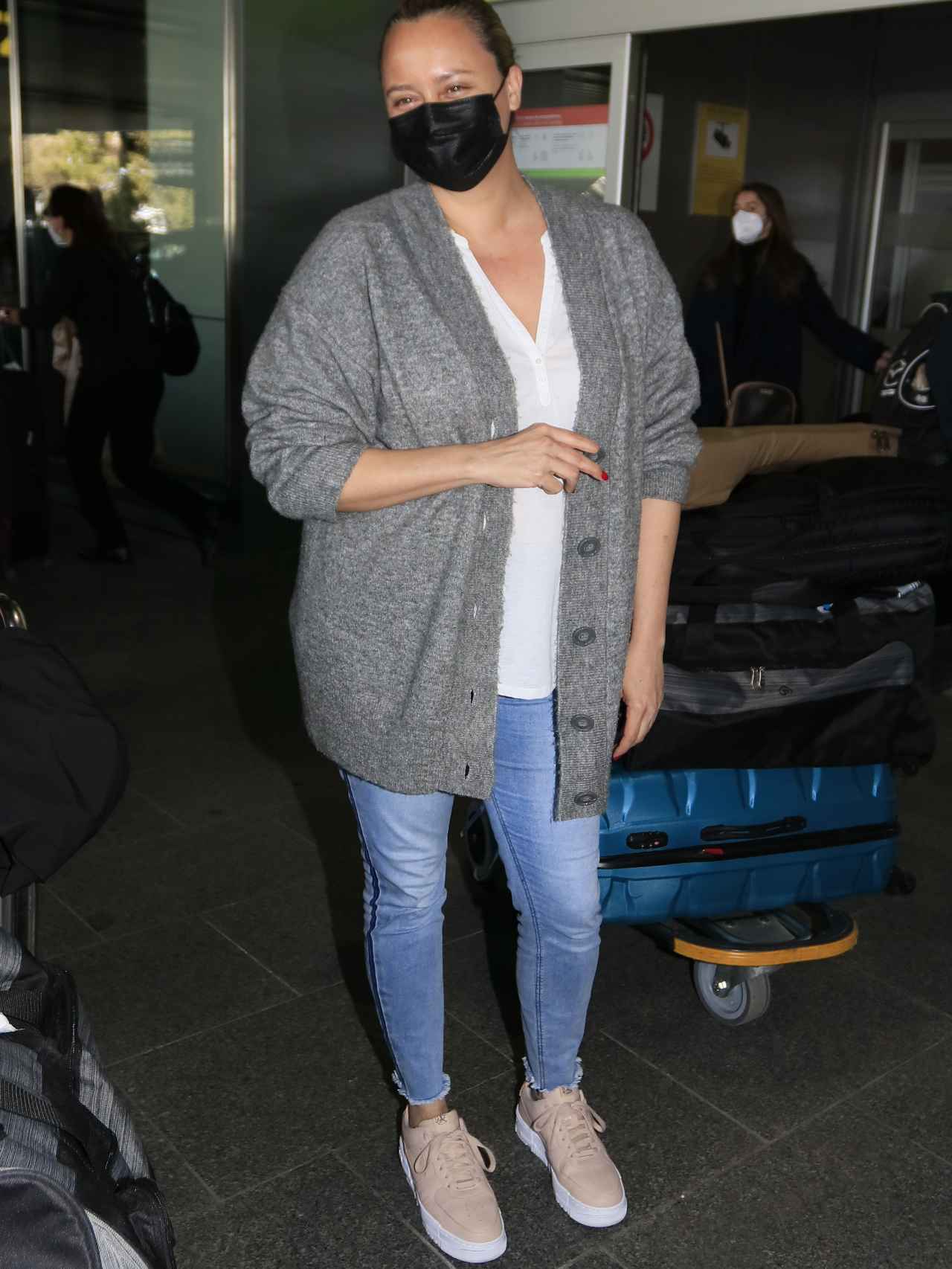 Shaila Dúrcal, a su llegada al aeropuerto de Madrid.