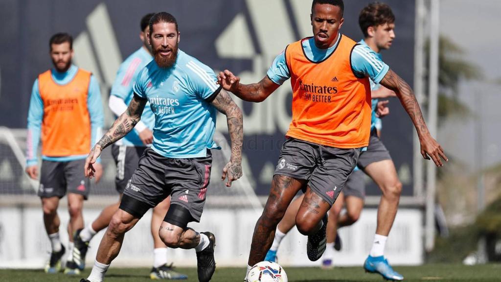 Sergio Ramos y Eder Militao, durante un entrenamiento con el Real Marid