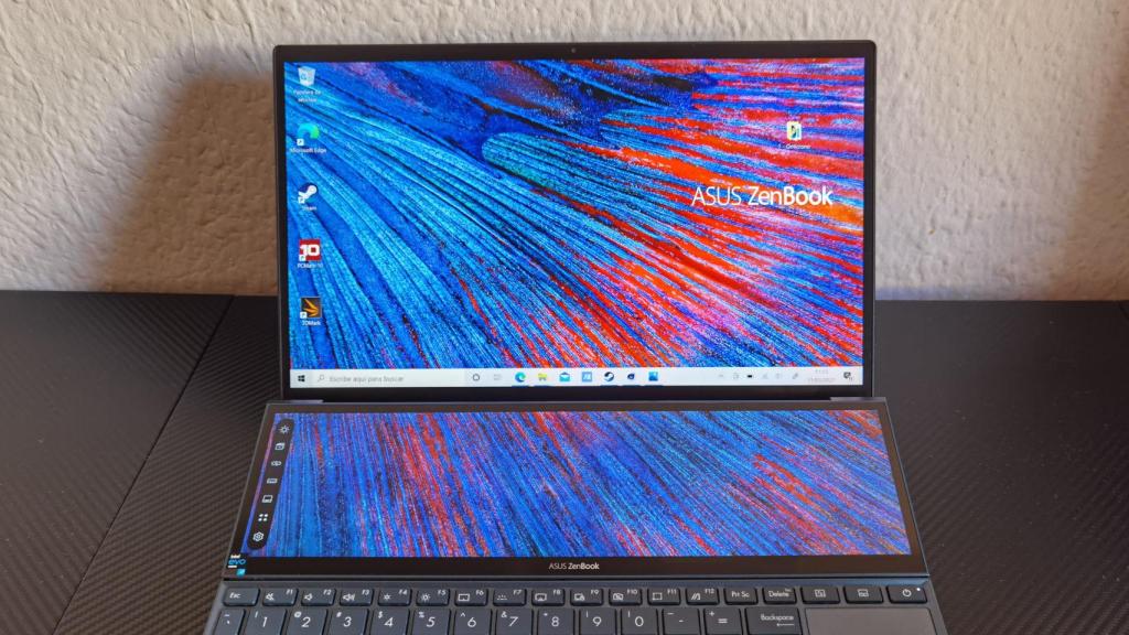 Vistas de frente, las dos pantallas del Asus ZenBook Duo son mas fáciles de usar