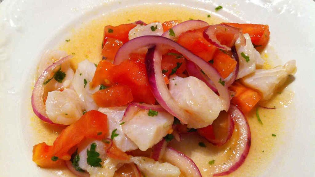 El plato que mejor saber preparar Fabiola Martínez es el ceviche.