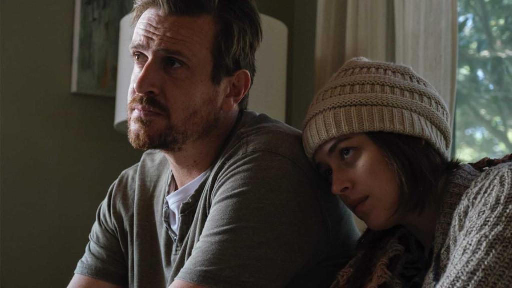 Dakota Johnson y Jason Segel protagonizan 'El amigo'.