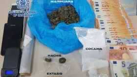 Efectos intervenidos en una operación de la Policía Nacional con un punto de venta de droga desarticulado