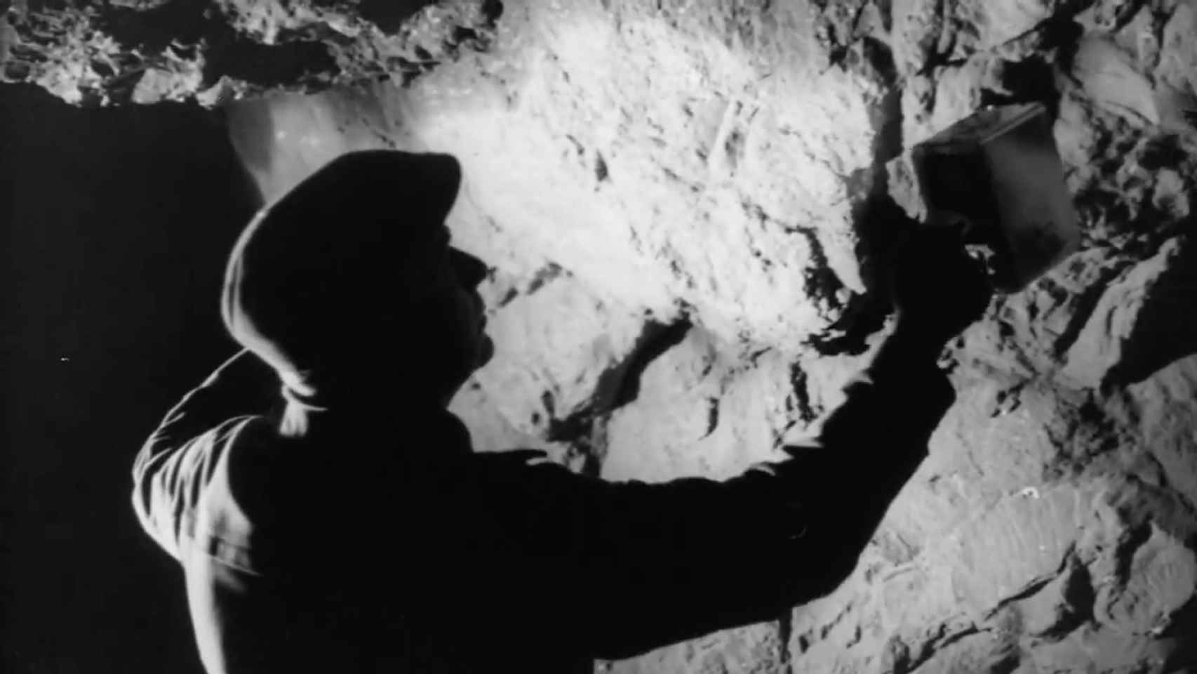 Un trabajador, en las minas de Uranio de Lleida.