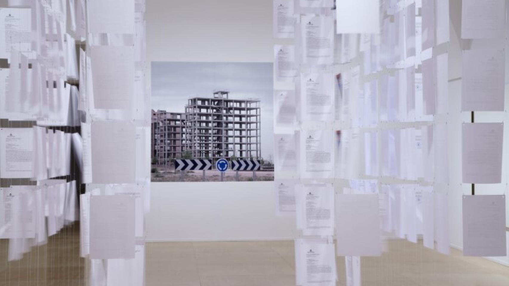 Vista de la exposición 'Castillos en el aire' en el Museo Reina Sofía