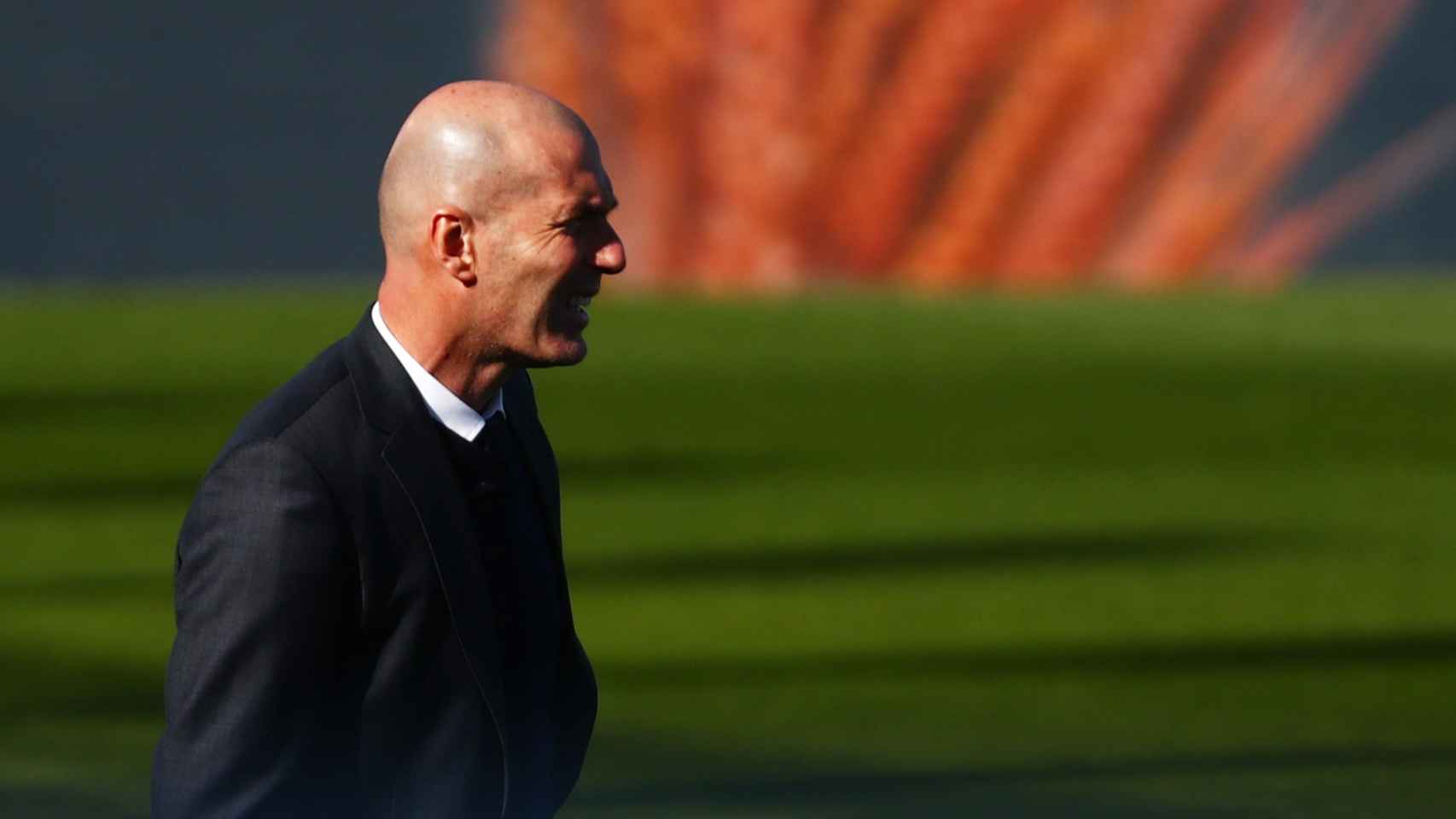 Zinedine Zidane, en la banda del Alfredo Di Stéfano