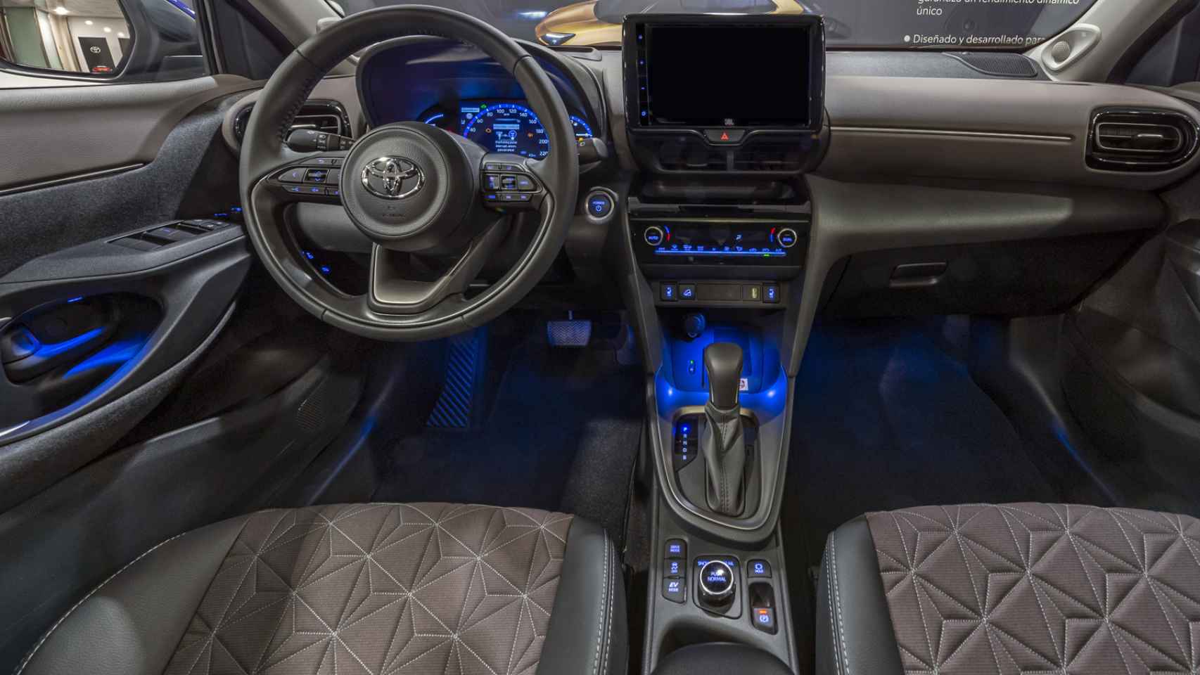 Todas las fotos del Toyota Yaris Cross, un nuevo SUV híbrido que llega tras el verano
