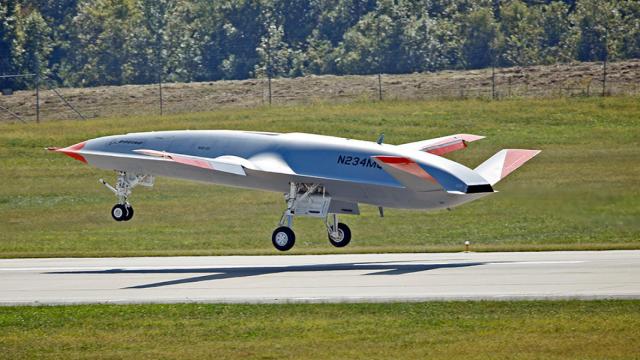 MQ-25 Stingray aterrizando