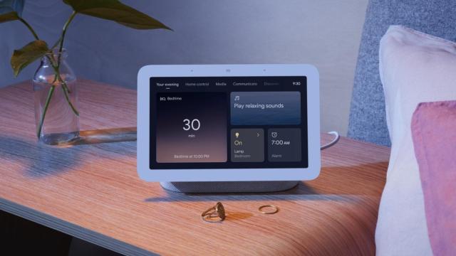 Nuevo Google Nest Hub 2: controles futuristas y una ausencia incomprensible