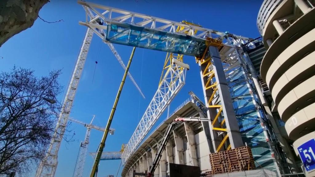 La antigua cercha del lateral de Padre Damián del Santiago Bernabéu