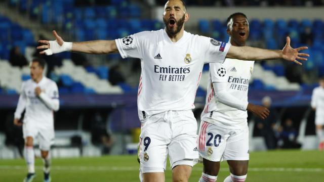 Karim Benzema celebra su gol al Atalanta