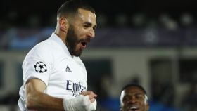 Karim Benzema celebra su gol al Atalanta