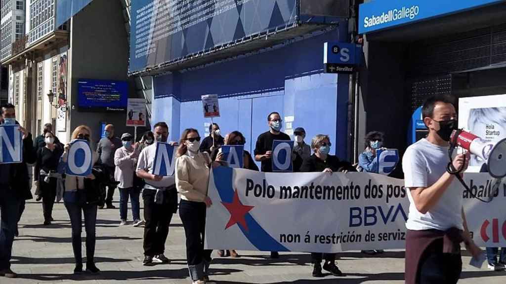 Imagen de archivo de una movilización de la CIG ante oficinas del BBVA.