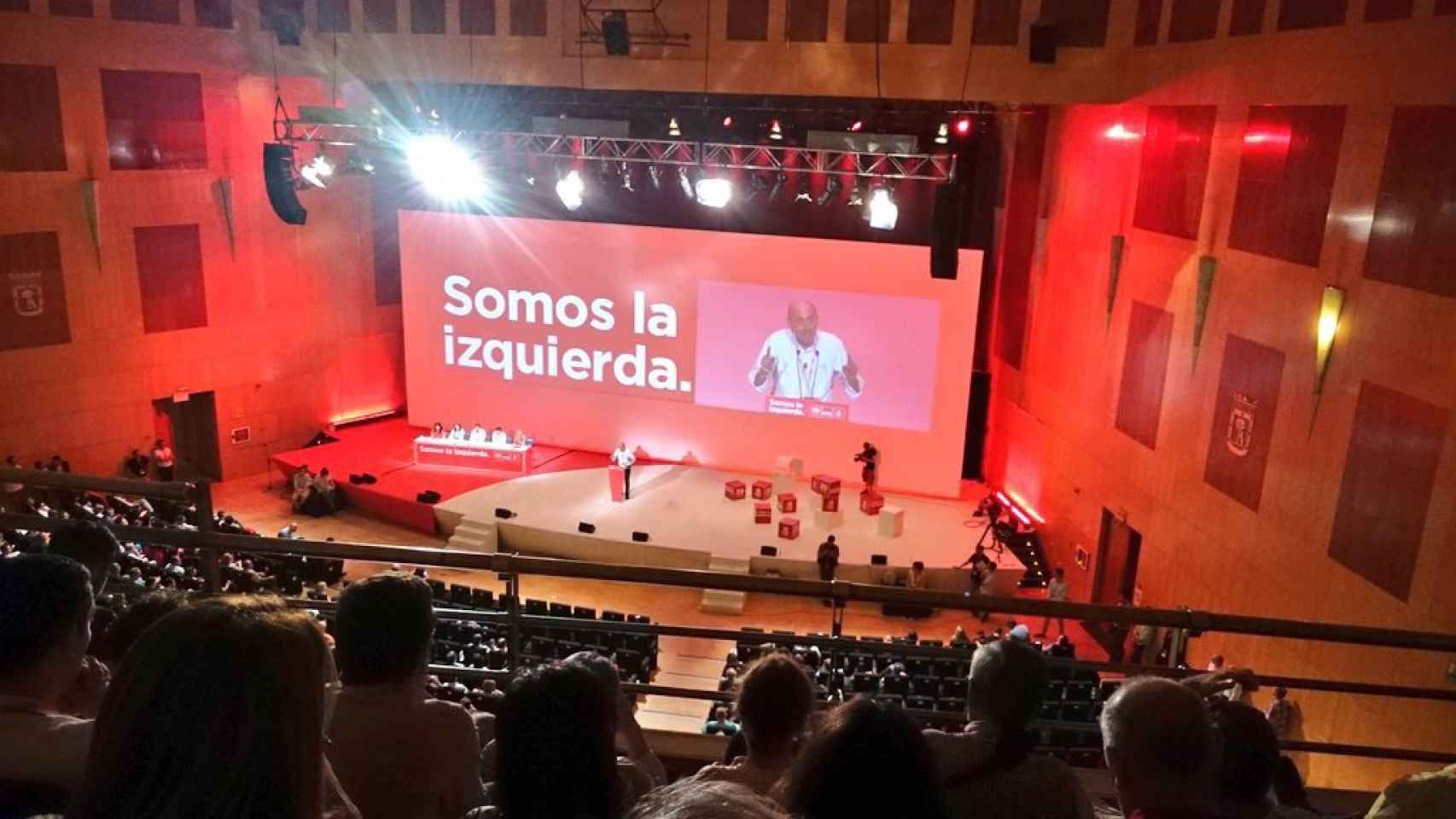 Luis Ángel Hierro en la ponencia económica en el congreso del PSOE.