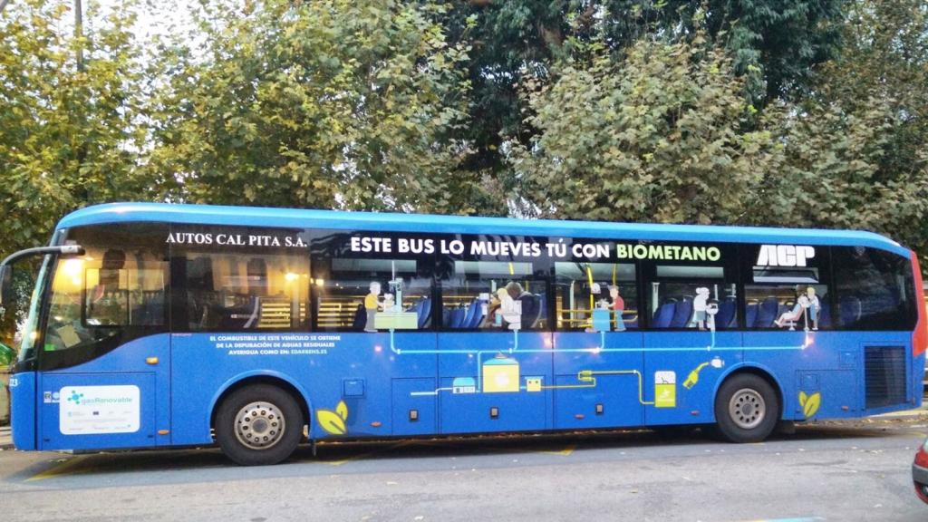 Autobús con propulsión mixta que incluye el uso de gas renovable.