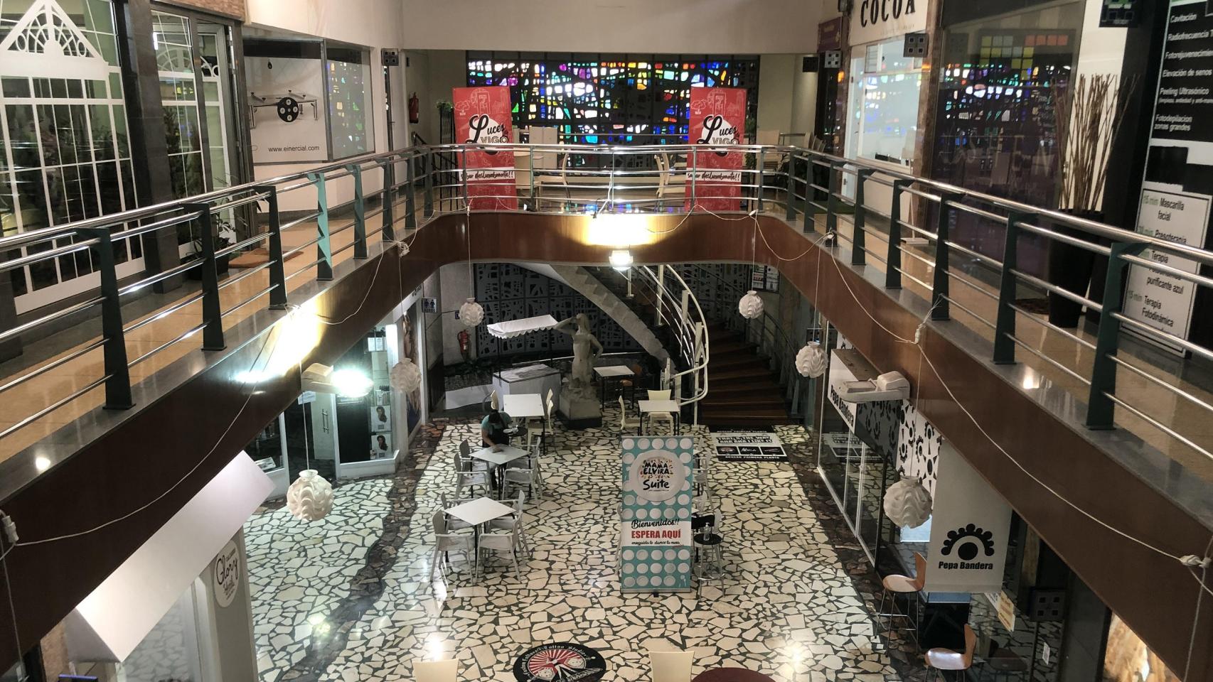 Interior de las Galerías Durán en Vigo.