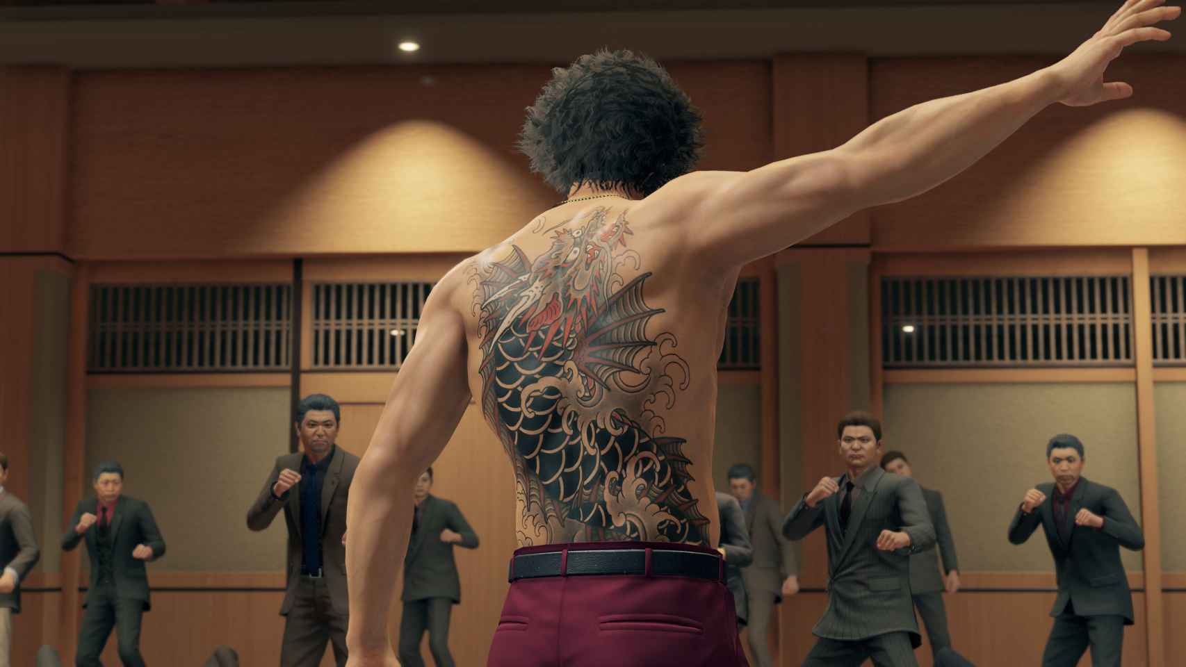 Ichiban Kasuga y su elaborado tatuaje que lo identifica como miembro de la yakuza