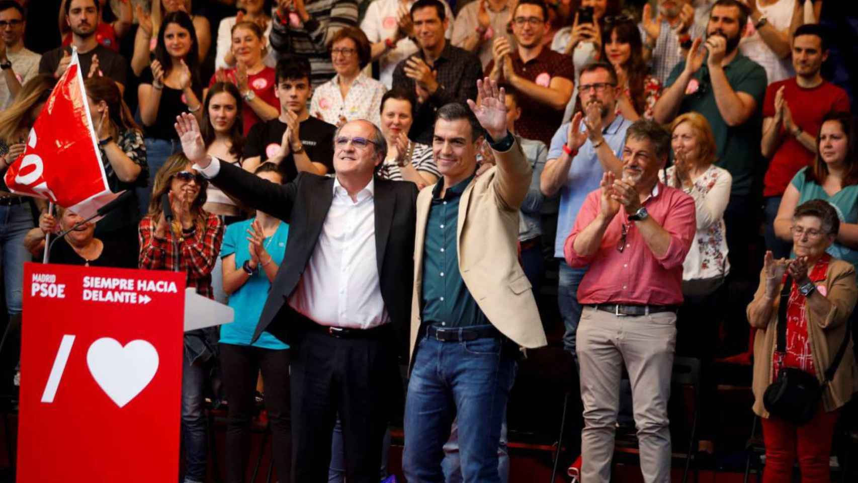 Pedro Sánchez junto a Ángel Gabilondo en una imagen de archivo en la campaña de 2019.