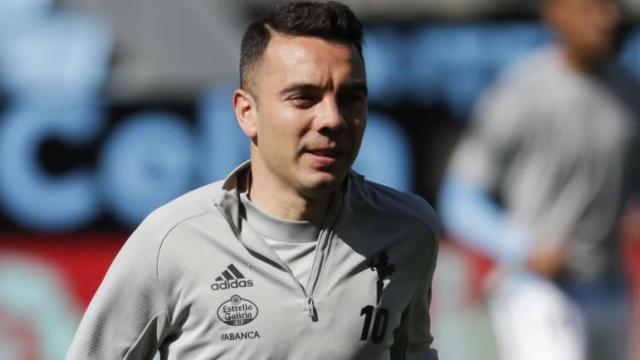 Iago Aspas calienta antes del partido en Balaídos