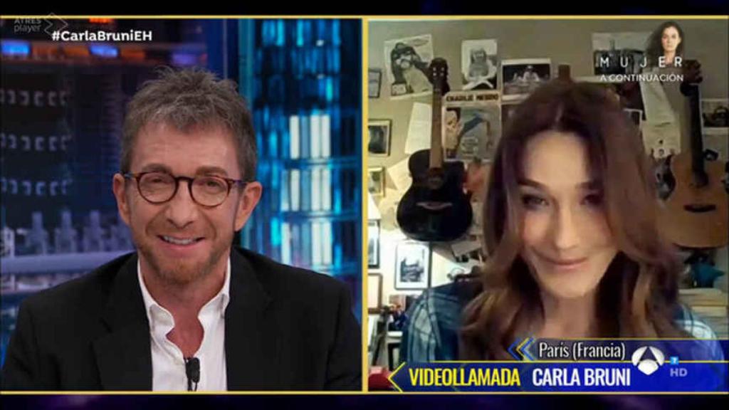 Pablo Motos y Carla Bruni este lunes por la noche en 'El Hormiguero'.