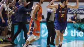 Abrines celebra un triple frente a Valencia Basket