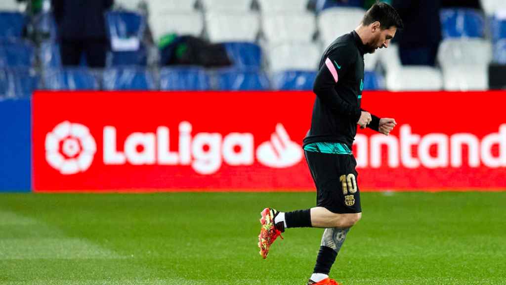 Messi calentando en el Reale Arena