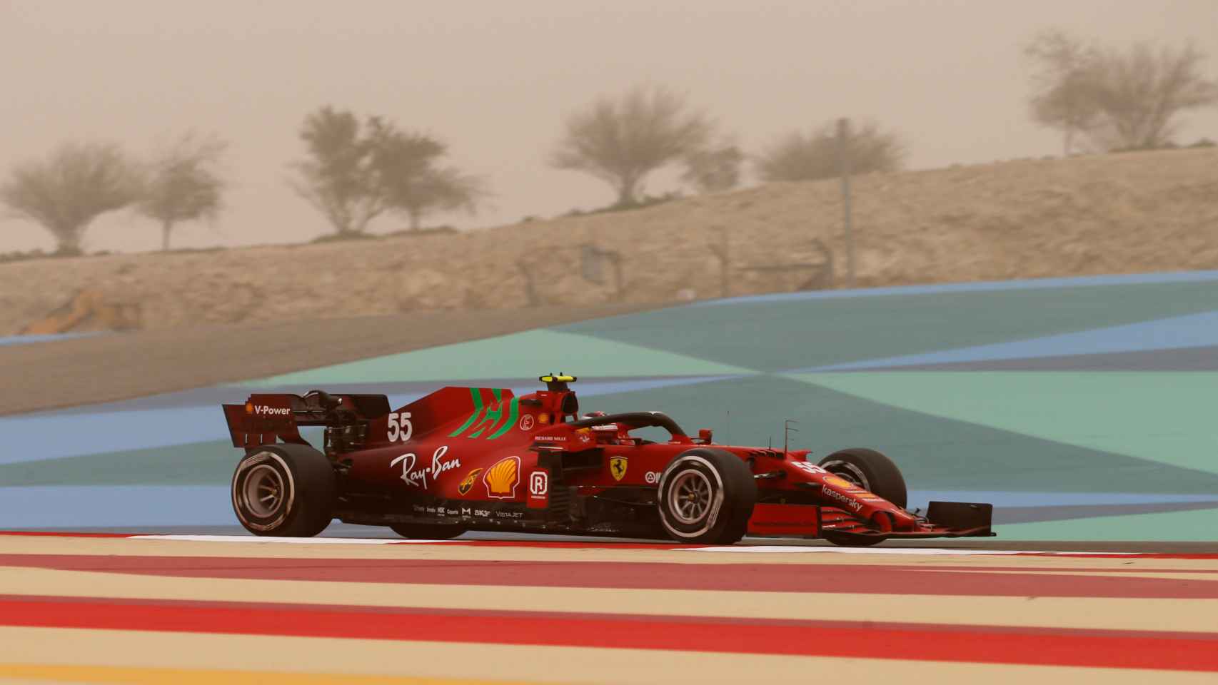 Carlos Sainz en los test de Bahrein de F1 con Ferrari