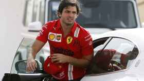 Carlos Sainz en Bahrein con el equipo Ferrari