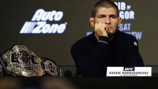 Khabib Nurmagomédov, en rueda de prensa cuando estaba en activo en la UFC