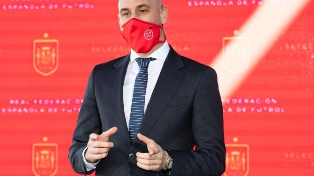 Luis Rubiales, presentando el nuevo logo de la RFEF