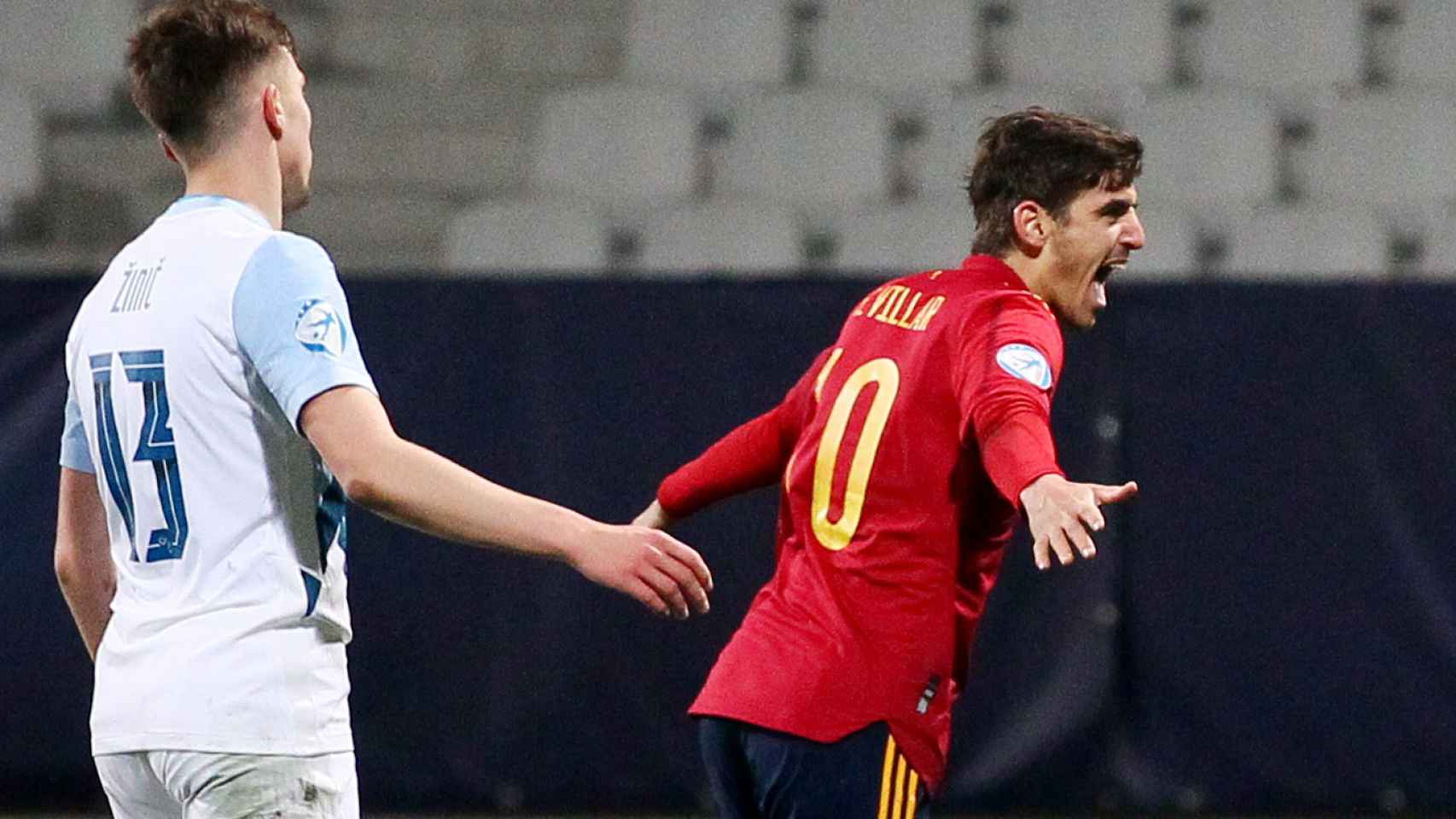 Gonzalo Villar celebra su gol ante Eslovenia en el Europeo sub21