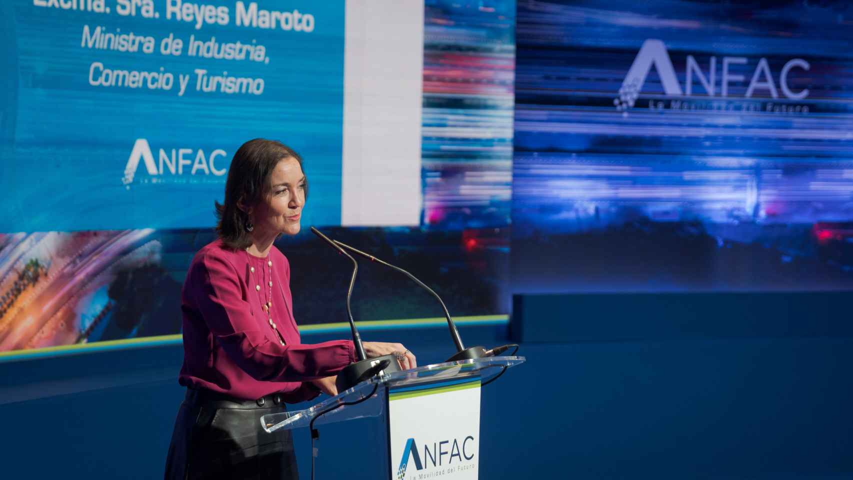 La ministra de Industria, Reyes Maroto, durante un evento de ANFAC.