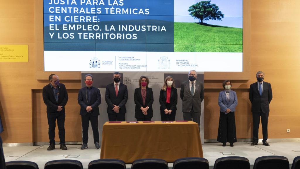 Gobierno, empresas y sindicatos firman una transición justa para las centrales carbón