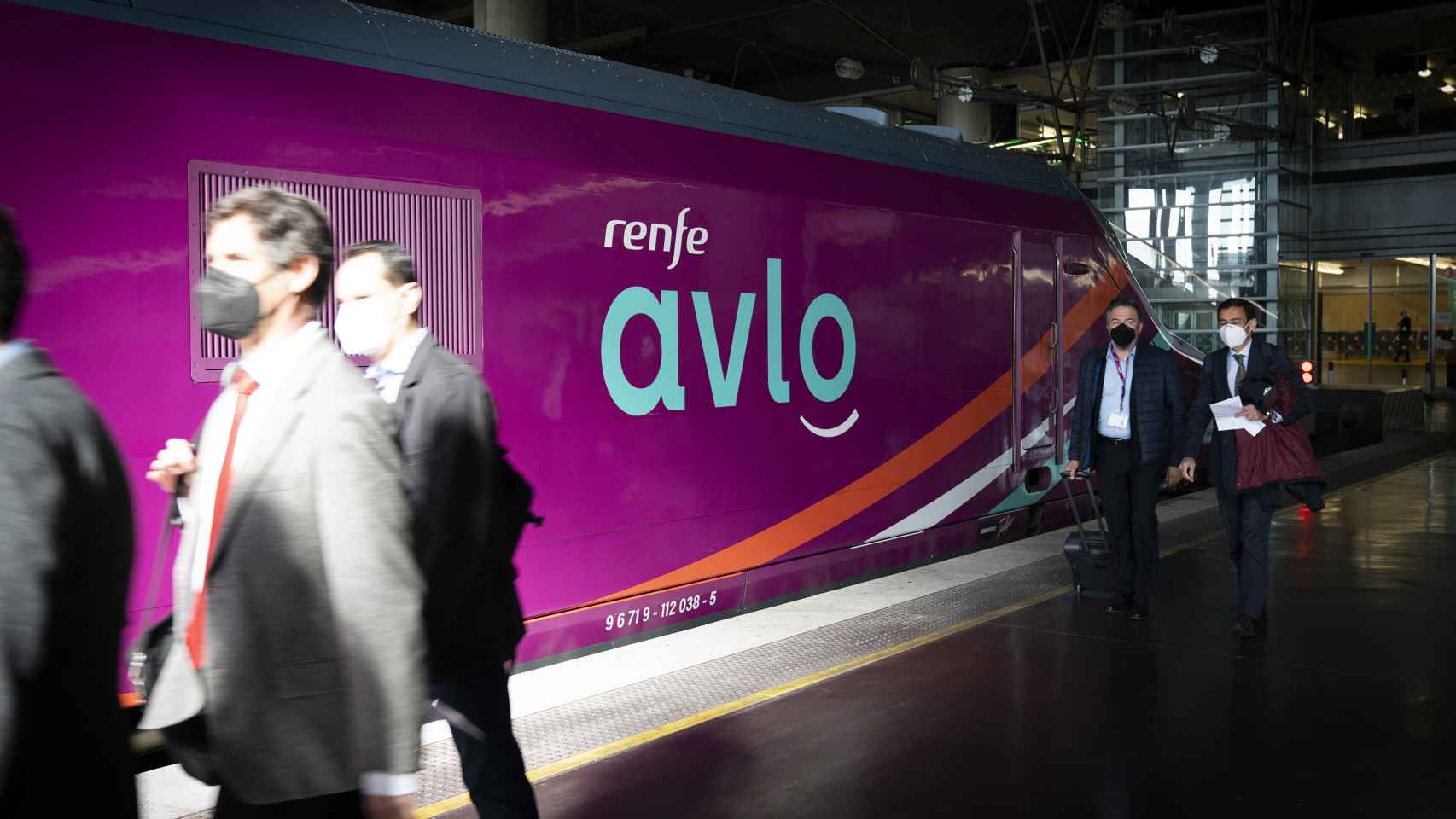 Tren Avlo estacionado en Atocha. Foto de Carmen Suárez.