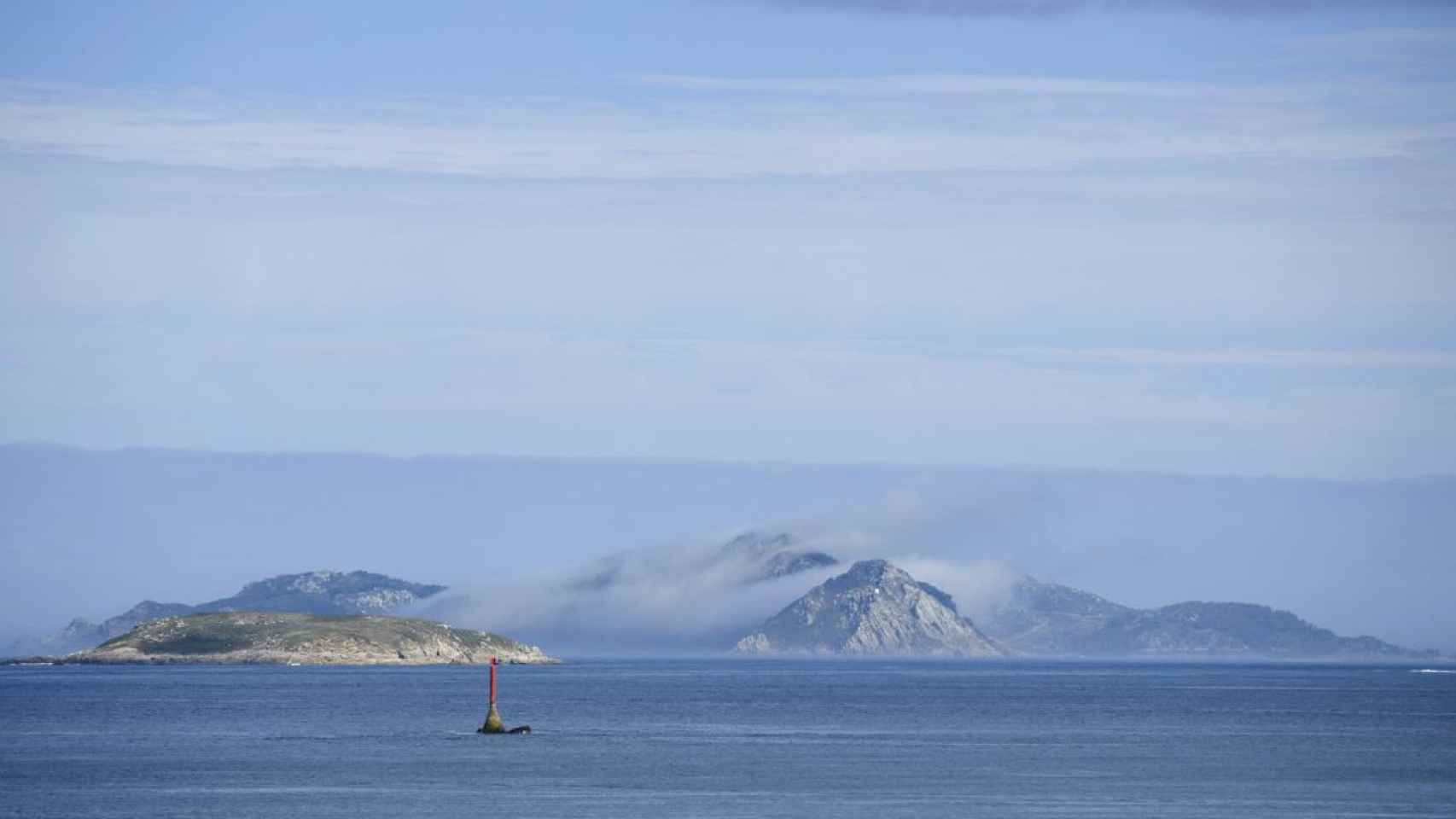 Rescatados cuatro tripulantes de un velero en el que se declaró un incendio en Vigo