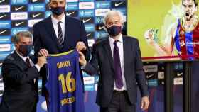 Pau Gasol presentado con el Barça