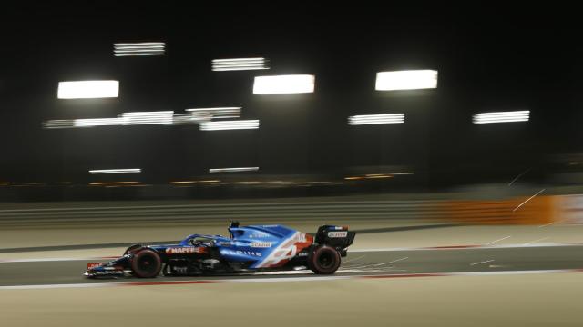 Fernando Alonso durante los entrenamientos de Bahrein