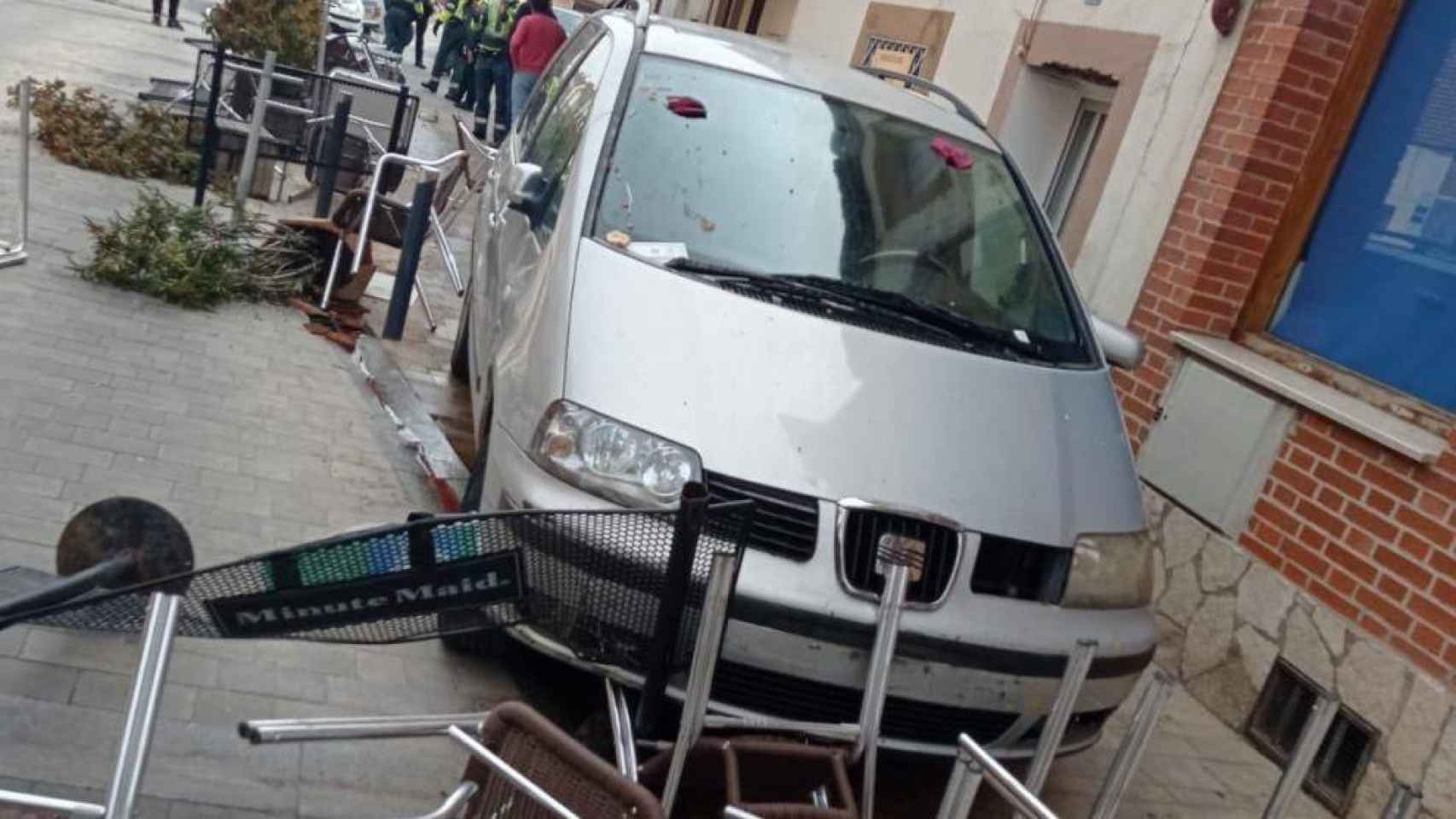 El vehículo ha arrollado a varias personas en su recorrido por el centro de Yunquera de Henares